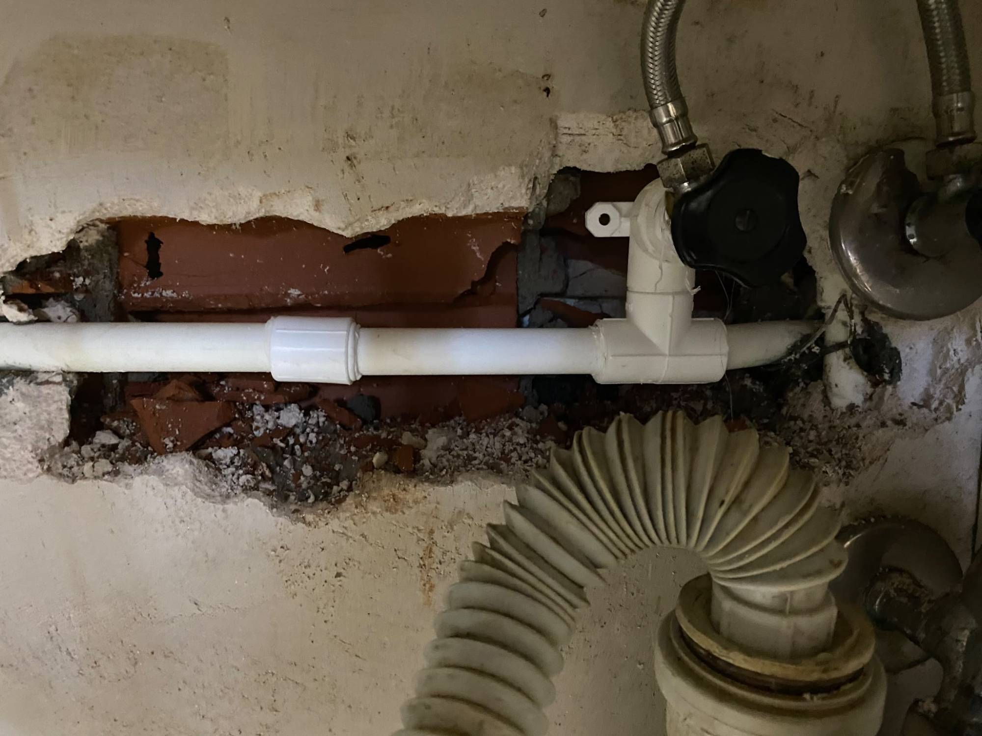 Lavabo Altı Su Hattı ve Ara Musluk Onarımı